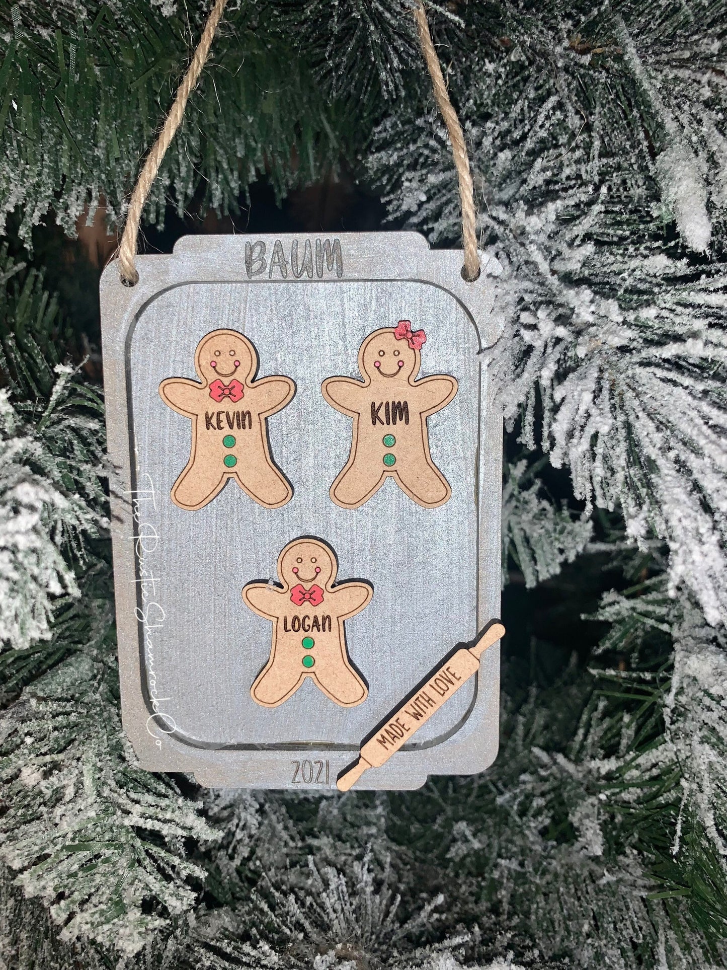 Family gingerbread ornament, gingerbread family, gingerbread family, Christmas ornament