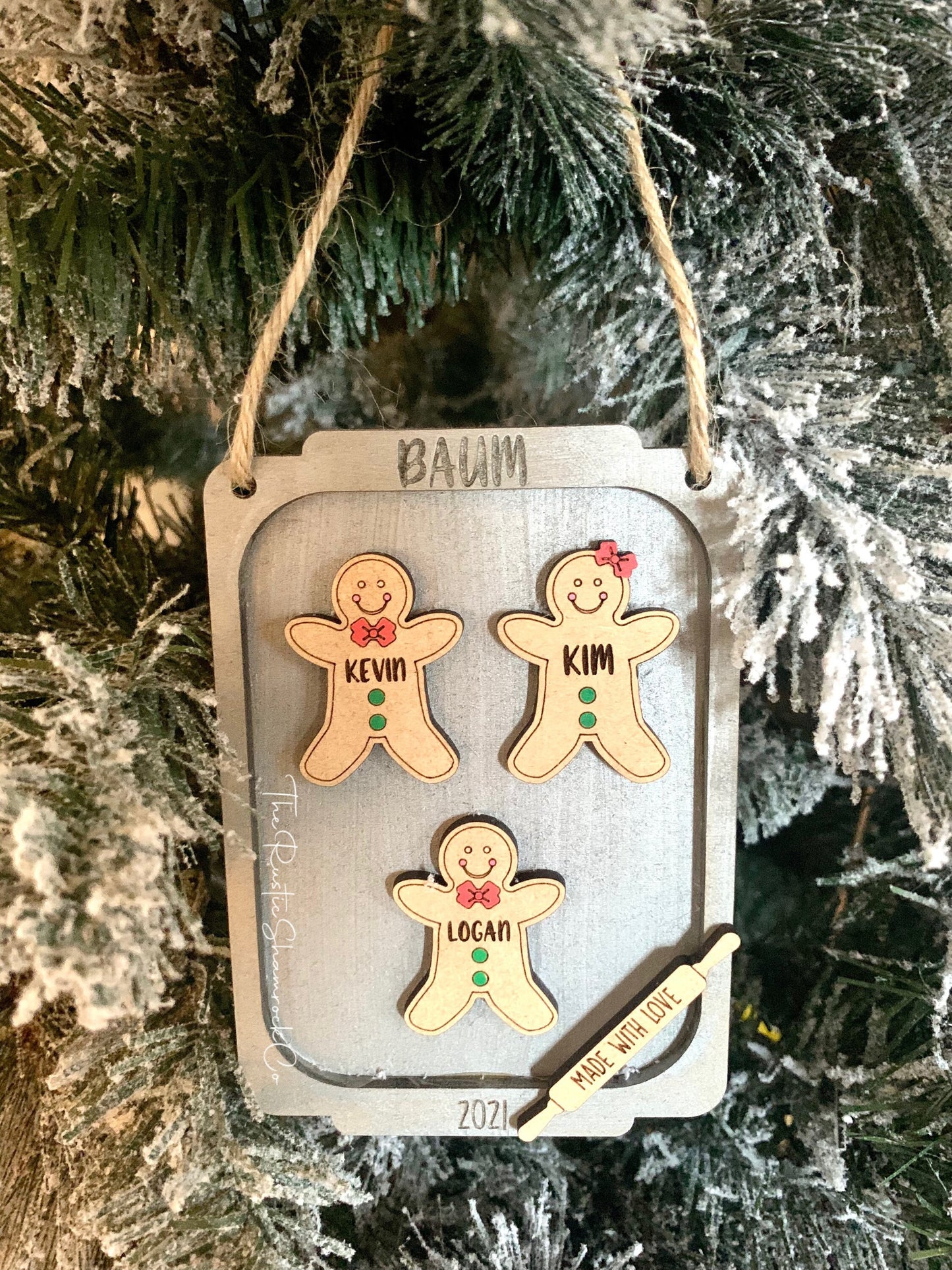 Family gingerbread ornament, gingerbread family, gingerbread family, Christmas ornament