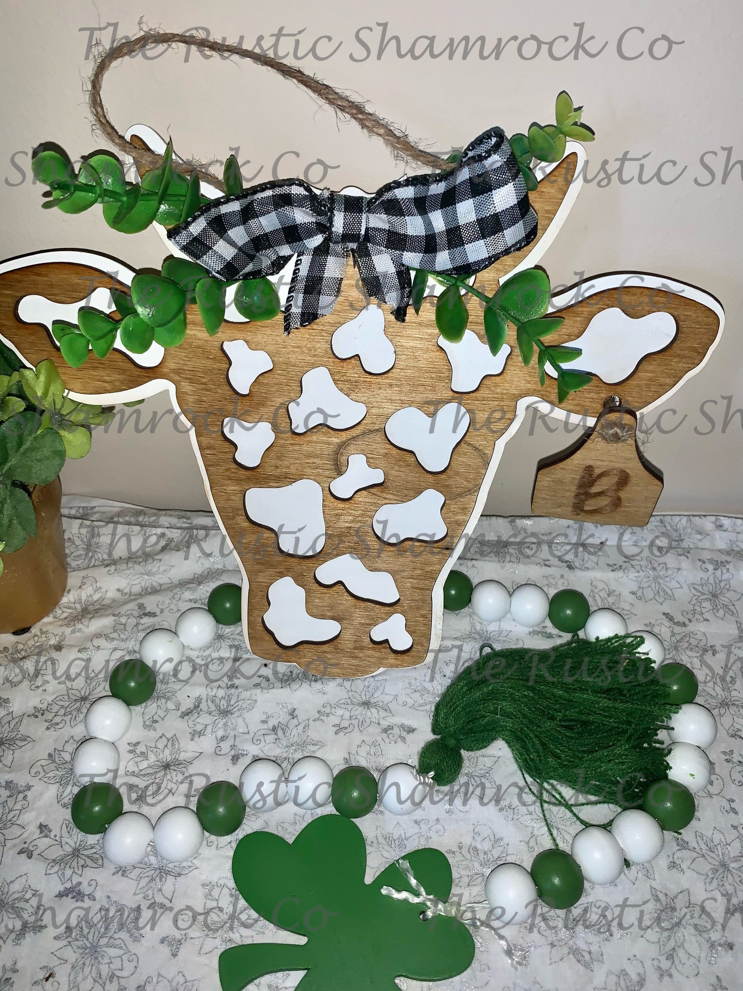 Cow door hanger, door hanger, cow head hanger, Farm Decor, Cow Wreath