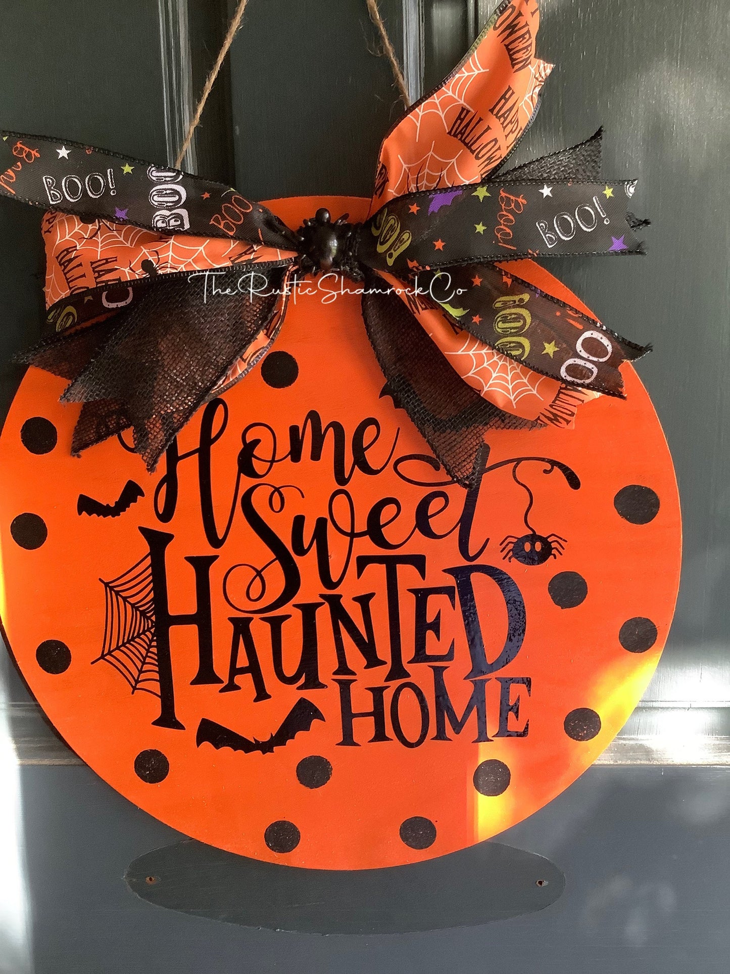 Halloween Door Hanger, Home Sweet Haunted Home Sign, Bat Front Door Decor, Halloween Wreath, Porch Decor, Halloween Sign, Spooky sign