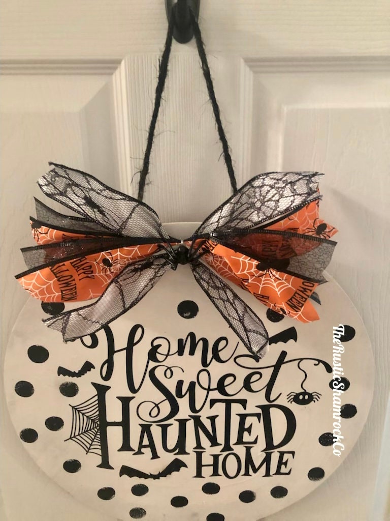 Halloween Door Hanger, Home Sweet Haunted Home Sign, Bat Front Door Decor, Halloween Wreath, Porch Decor, Halloween Sign, Spooky sign